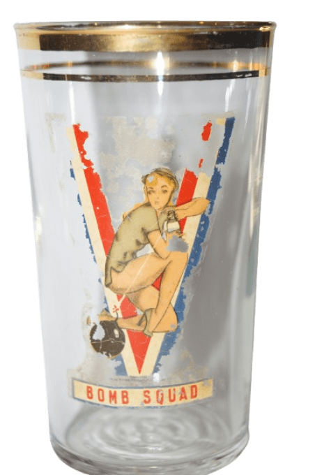 VERRE VICTORY BOMB SQUAD PIN-UP 1942