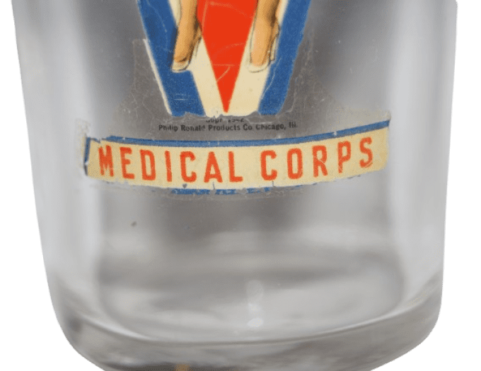 VERRE VICTORY MEDICAL CORPS PIN-UP 1942