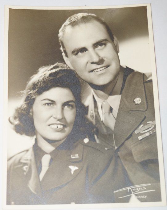 ENSEMBLE GEORGE / WINNIFRED STRASSER NURSE FRANCE 