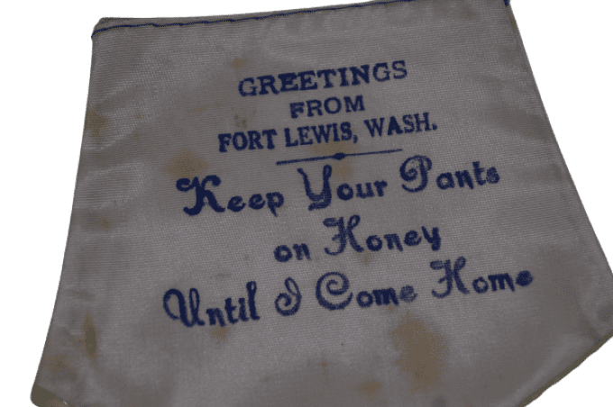 SOUVENIR HUMORISTIQUE FORT LEWIS