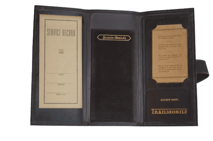 ETUI EN CUIR HONORABLE DISCHARGE EUGENE SOHN