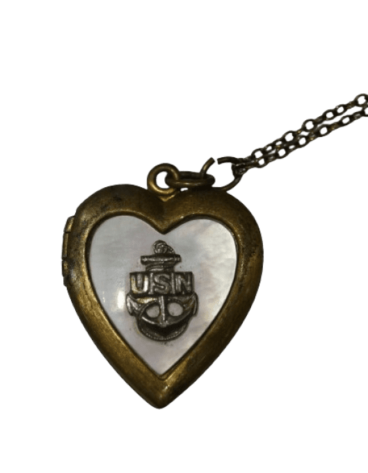 PENDENTIF PORTE PHOTOS USN NACRE