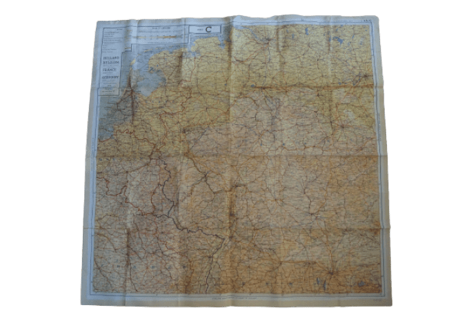 CARTE EN SOIE EUROPE C/D 1943