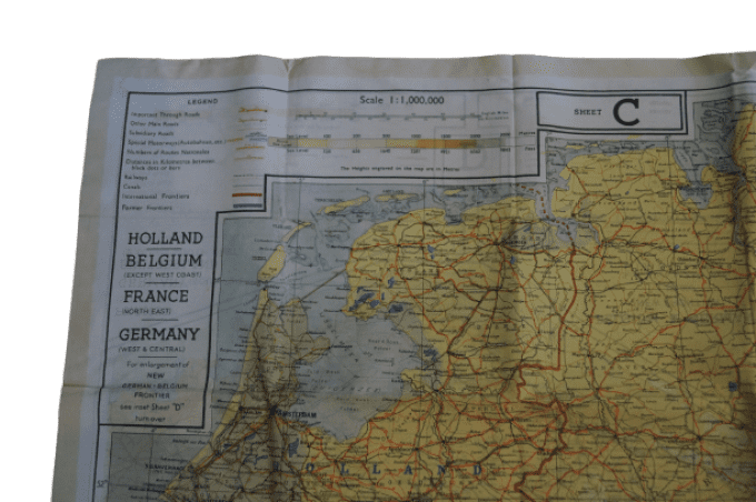 CARTE EN SOIE EUROPE C/D 1943