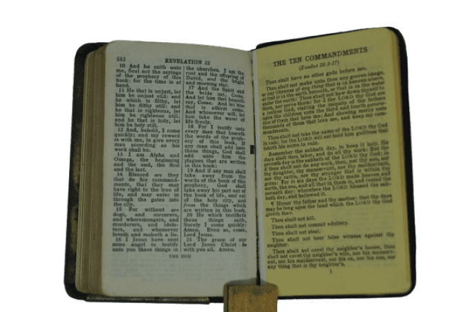 NOUVEAU TESTAMENT COUVERTURE METAL PARE ECLATS